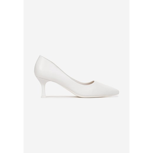 Białe czółenka Born2be na średnim obcasie bez zapięcia w noskiem w szpic letnie 