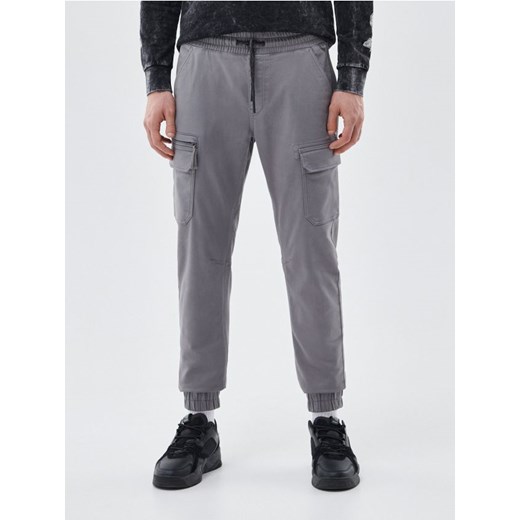 Cropp - Szare joggery męskie slim - jasny szary Cropp 30 Cropp