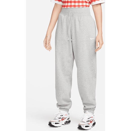 Damskie spodnie dresowe o kroju oversize z wysokim stanem Nike Sportswear Phoenix Fleece - Szary ze sklepu Nike poland w kategorii Spodnie damskie - zdjęcie 161522160