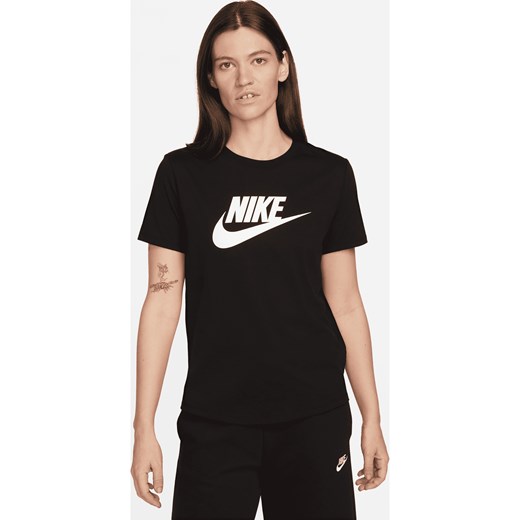 Damski T-shirt z logo Nike Sportswear Essentials - Czerń ze sklepu Nike poland w kategorii Bluzki damskie - zdjęcie 161522433