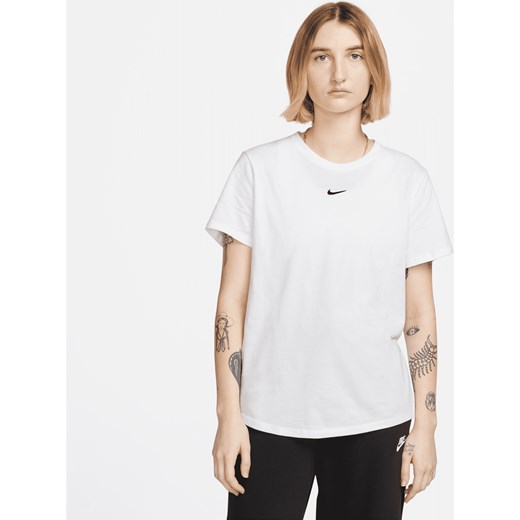 T-shirt damski Nike Sportswear Essential - Biel ze sklepu Nike poland w kategorii Bluzki damskie - zdjęcie 161522434