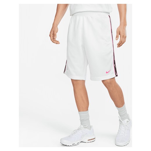 Spodenki męskie z powtarzającym się logo Nike Sportswear - Biel ze sklepu Nike poland w kategorii Spodenki męskie - zdjęcie 161522781