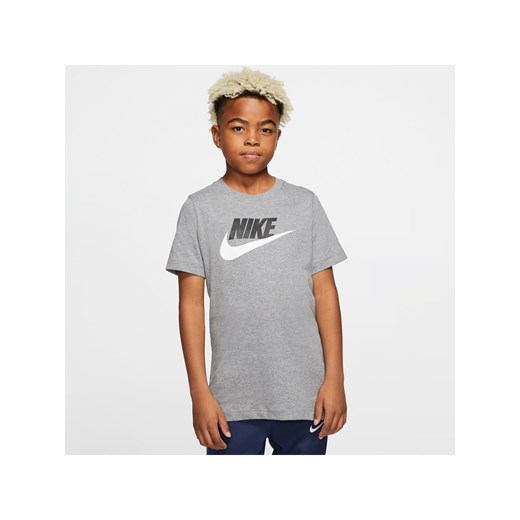 Bawełniany T-shirt dla dużych dzieci Nike Sportswear - Szary ze sklepu Nike poland w kategorii T-shirty chłopięce - zdjęcie 161523384