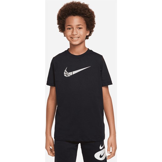 T-shirt dla dużych dzieci Nike Sportswear - Czerń ze sklepu Nike poland w kategorii T-shirty chłopięce - zdjęcie 161524301