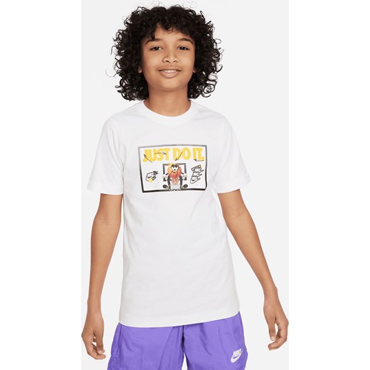 T-shirt dla dużych dzieci Nike Sportswear - Biel ze sklepu Nike poland w kategorii T-shirty chłopięce - zdjęcie 161524881