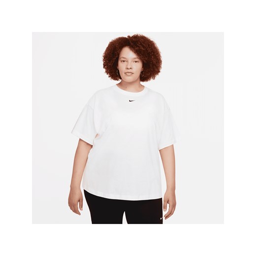 Damska koszulka z krótkim rękawem o kroju oversize Nike Sportswear Essential (duże rozmiary) - Biel ze sklepu Nike poland w kategorii Bluzki damskie - zdjęcie 161525482