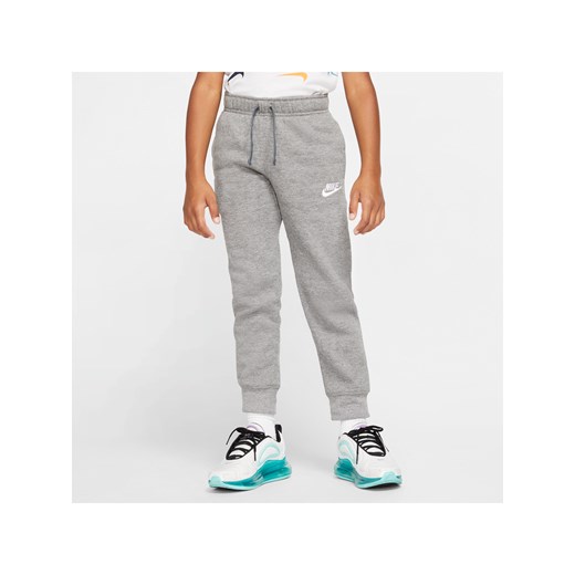 Spodnie dla małych dzieci Nike Sportswear Club Fleece - Szary ze sklepu Nike poland w kategorii Spodnie chłopięce - zdjęcie 161528221