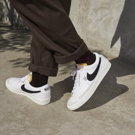 Buty sportowe męskie Nike białe zamszowe wiązane 