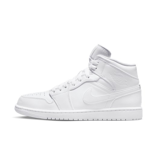 Białe buty sportowe męskie Jordan na wiosnę 