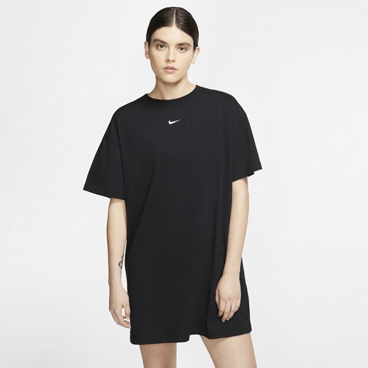 Sukienka Nike czarna z okrągłym dekoltem sportowa prosta mini 