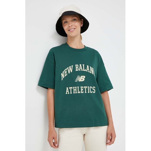 New Balance t-shirt bawełniany kolor zielony ze sklepu ANSWEAR.com w kategorii Bluzki damskie - zdjęcie 161565104