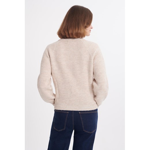 Stylowy sweter z dekoltem w serek Greenpoint XS Greenpoint.pl