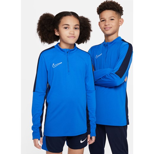 Treningowa koszulka piłkarska dla dużych dzieci Nike Dri-FIT Academy23 - Niebieski ze sklepu Nike poland w kategorii T-shirty chłopięce - zdjęcie 161610053