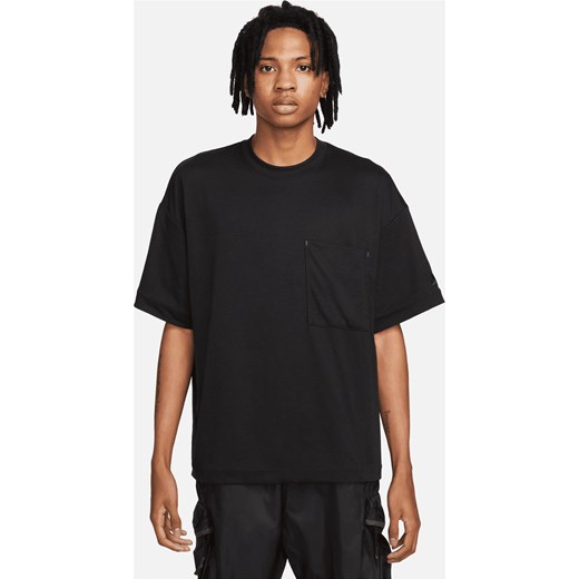 Męska koszulka z krótkim rękawem Dri-FIT Nike Sportswear Tech Pack - Czerń ze sklepu Nike poland w kategorii T-shirty męskie - zdjęcie 161610301