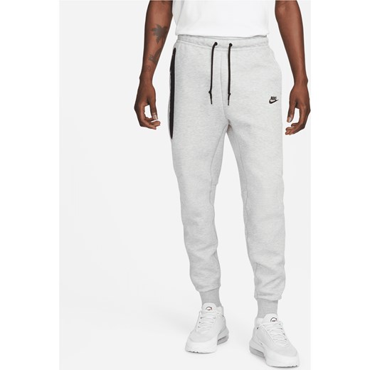 Joggery męskie Nike Sportswear Tech Fleece - Szary ze sklepu Nike poland w kategorii Spodnie męskie - zdjęcie 161708464