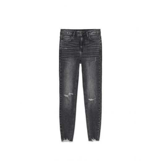 Cropp - Ciemnoszare jeansy skinny z postrzępieniem - szary ze sklepu Cropp w kategorii Jeansy damskie - zdjęcie 161768441
