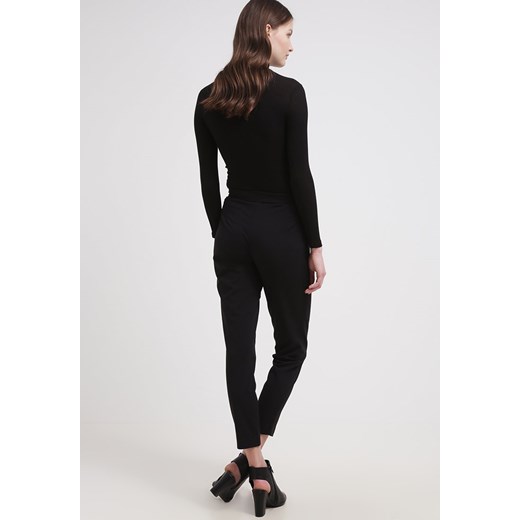 Vero Moda VMGABY Spodnie materiałowe black zalando czarny Odzież