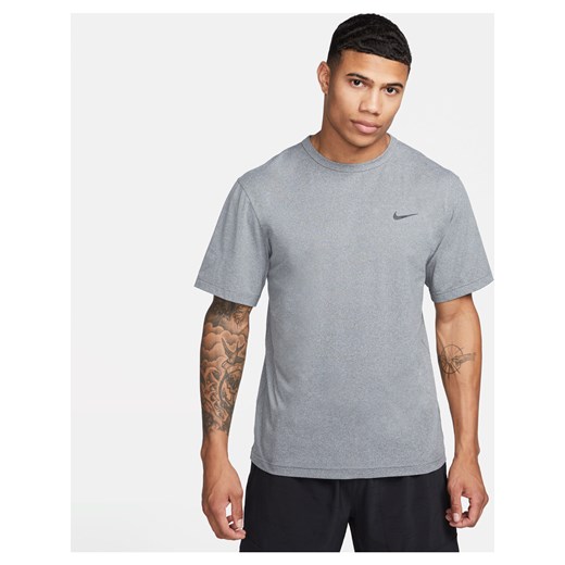 Męska uniwersalna koszulka z krótkim rękawem Dri-FIT UV Nike Hyverse - Szary ze sklepu Nike poland w kategorii T-shirty męskie - zdjęcie 162008380