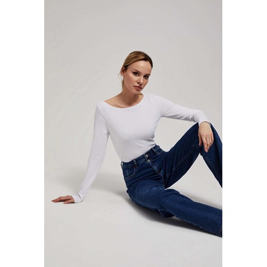 Dopasowana bluzka z długimi rękawami biała ze sklepu Moodo.pl w kategorii Bluzki damskie - zdjęcie 162074652