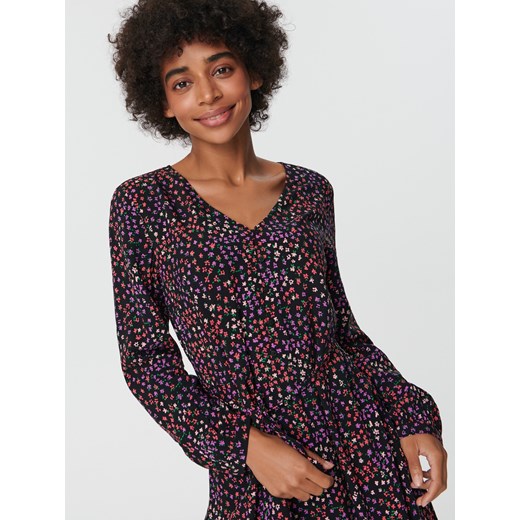 Sukienka Sinsay mini z dekoltem w literę v 