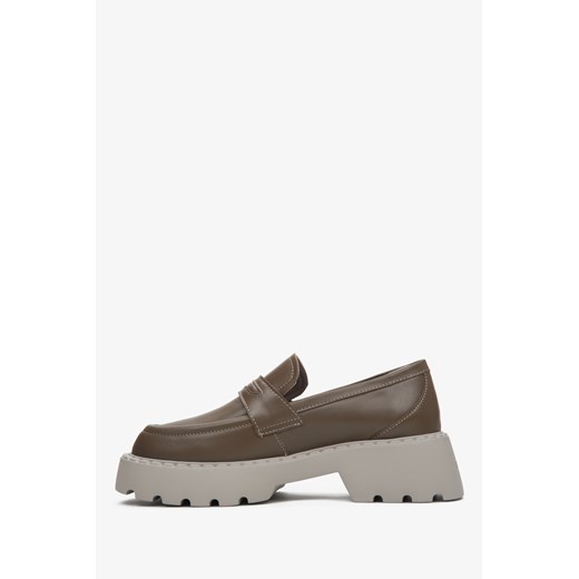 Estro: Ciemnobrązowe loafersy damskie ze skóry naturalnej na grubej podeszwie Estro 37 Estro