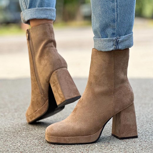 Beżowe zamszowe wysokie botki damskie na słupku JEZZI 2288-2 Jezzi 39 suzana.pl