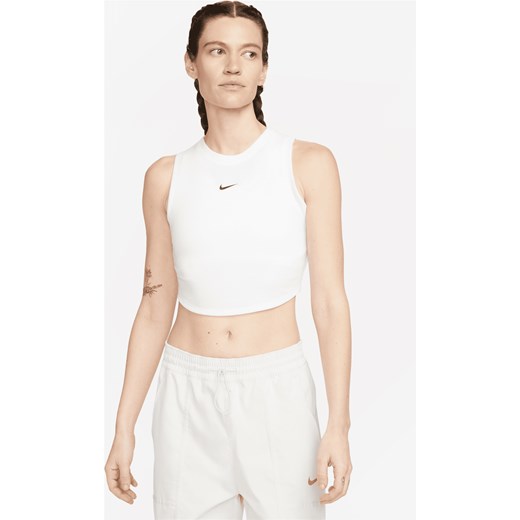 Damska przylegająca koszulka bez rękawów w drobny prążek o skróconym kroju Nike Sportswear Chill Knit - Biel ze sklepu Nike poland w kategorii Bluzki damskie - zdjęcie 162312110