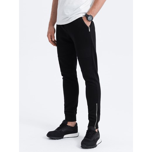 Spodnie męskie dresowe typu jogger - czarne V3 OM-PASK-22FW-004 ze sklepu ombre w kategorii Spodnie męskie - zdjęcie 162382142