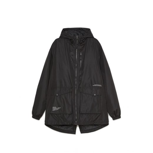 Cropp - Czarny płaszcz parka z kapturem - czarny ze sklepu Cropp w kategorii Płaszcze męskie - zdjęcie 162406142
