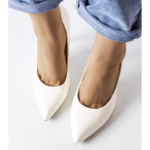 Białe lakierowane szpilki Marcos Gemre 37 okazyjna cena gemre