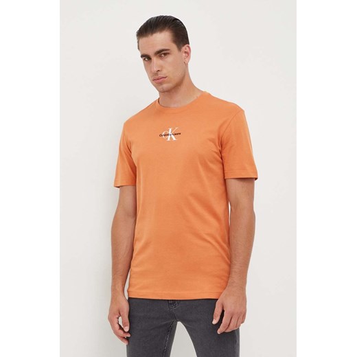 Calvin Klein Jeans t-shirt bawełniany kolor pomarańczowy z nadrukiem ze sklepu ANSWEAR.com w kategorii T-shirty męskie - zdjęcie 162537094