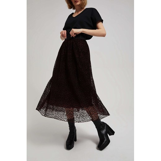 Rozkloszowana spódnica midi kasztanowa ze sklepu Moodo.pl w kategorii Spódnice - zdjęcie 162543542
