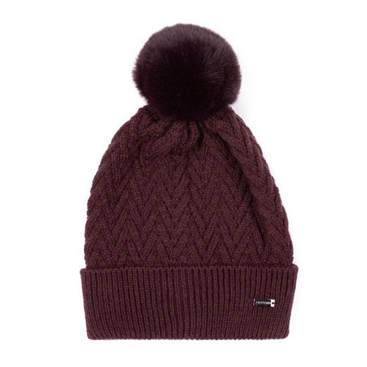 Damska czapka o splocie w jodełkę śliwkowa ze sklepu WITTCHEN w kategorii Czapki zimowe damskie - zdjęcie 162580911