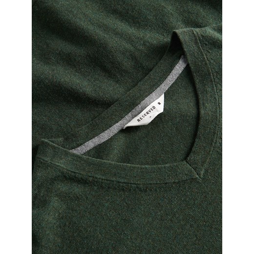 Sweter męski Reserved z dekoltem w serek 