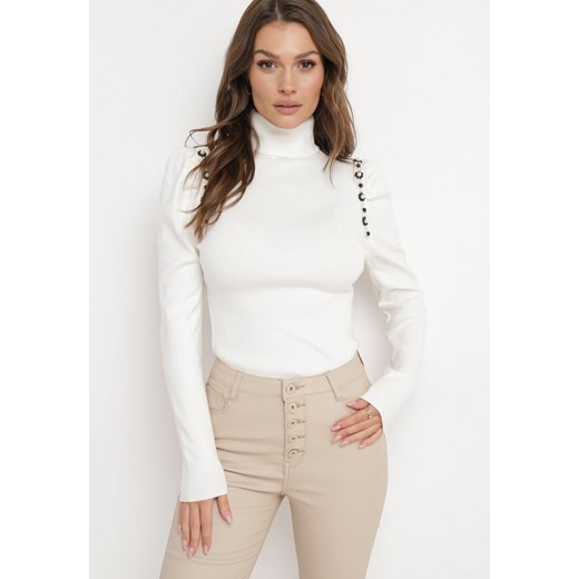Biały Sweter z Golfem z Bufiastymi Rękawami z Perłową Kompozycją Rutta ze sklepu Born2be Odzież w kategorii Swetry damskie - zdjęcie 162715601