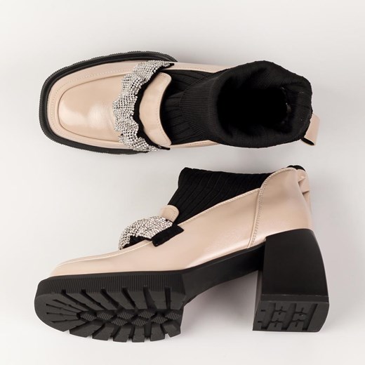 Beżowe lakierowane botki damskie na słupku ze skarpetą DiA 870-41 Dia 37 suzana.pl