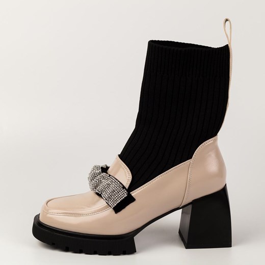 Beżowe lakierowane botki damskie na słupku ze skarpetą DiA 870-41 Dia 41 suzana.pl