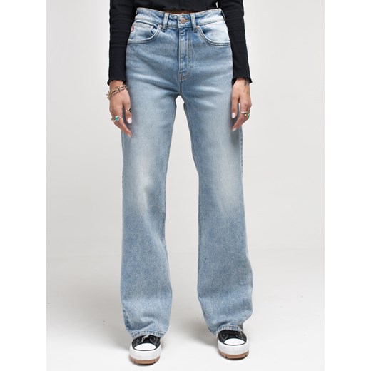 Spodnie jeans damskie jasnoniebieskie wide Atrea 174 ze sklepu Big Star w kategorii Jeansy damskie - zdjęcie 162751910