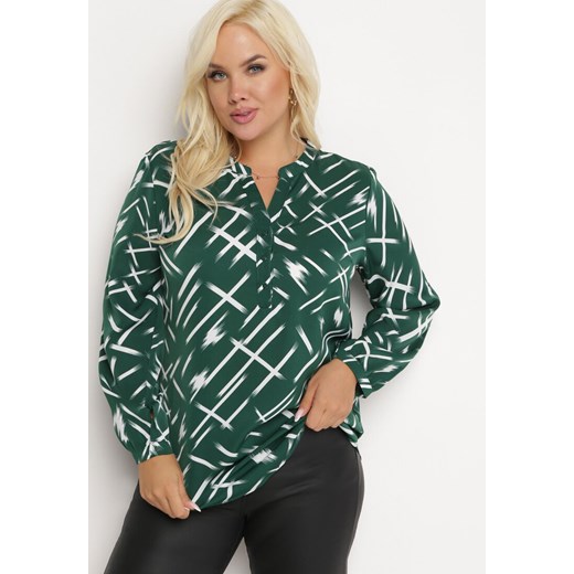 Zielona Bluzka w Minimalistyczny Wzór z Guzikami Ainame ze sklepu Born2be Odzież w kategorii Bluzki damskie - zdjęcie 162810003
