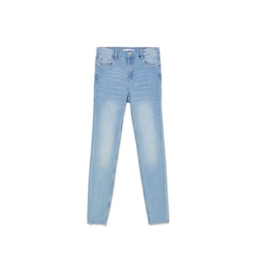 Cropp - Jasnoniebieskie jeansy push up skinny - niebieski ze sklepu Cropp w kategorii Jeansy damskie - zdjęcie 162847804