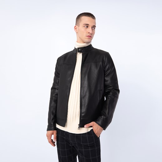 Męska kurtka z ekoskóry z ozdobnie obszytymi kieszeniami czarna ze sklepu WITTCHEN w kategorii Kurtki męskie - zdjęcie 162856382