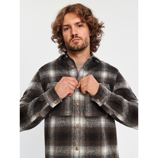 Koszula męska Sinsay z klasycznym kołnierzykiem z długimi rękawami 