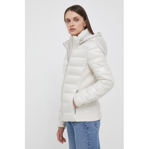 Calvin Klein kurtka damska kolor beżowy zimowa ze sklepu ANSWEAR.com w kategorii Kurtki damskie - zdjęcie 163371824