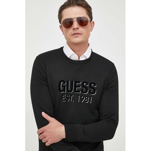 Guess sweter z domieszką jedwabiu kolor czarny lekki ze sklepu ANSWEAR.com w kategorii Swetry męskie - zdjęcie 163377353