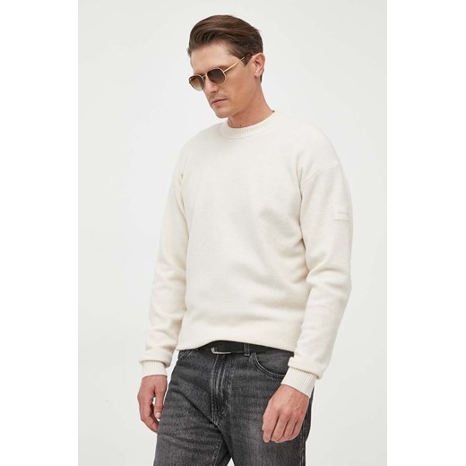Calvin Klein sweter z domieszką wełny męski kolor beżowy ze sklepu ANSWEAR.com w kategorii Swetry męskie - zdjęcie 163377514