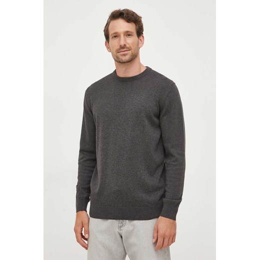Barbour sweter bawełniany kolor szary lekki ze sklepu ANSWEAR.com w kategorii Swetry męskie - zdjęcie 163379511