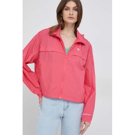 Calvin Klein Jeans wiatrówka kolor różowy przejściowa ze sklepu ANSWEAR.com w kategorii Kurtki damskie - zdjęcie 163403511