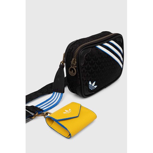 Listonoszka Adidas Originals na ramię matowa sportowa średnia