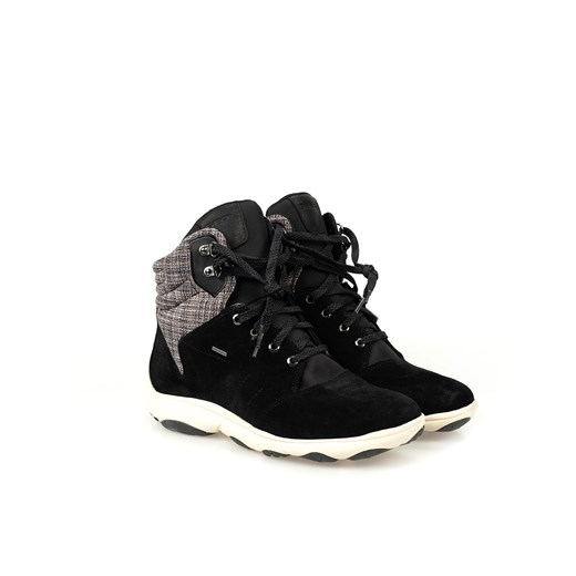 Geox Sneakersy "Nebula 4x4" | D946TA 022DS | Nebula | Kobieta | Czarny ze sklepu ubierzsie.com w kategorii Buty sportowe damskie - zdjęcie 163542374