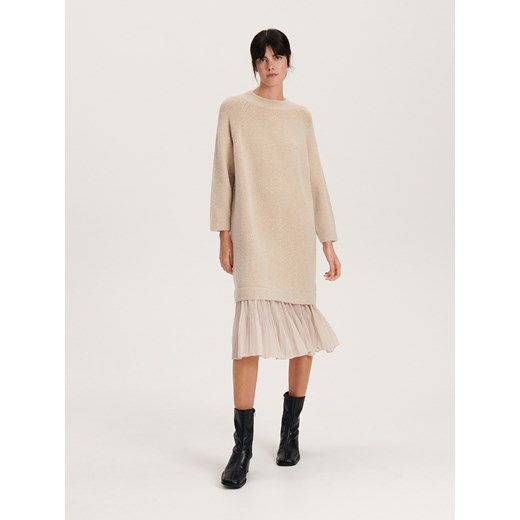Reserved - Dlugi sweter z falbaną - kremowy ze sklepu Reserved w kategorii Swetry damskie - zdjęcie 163561760